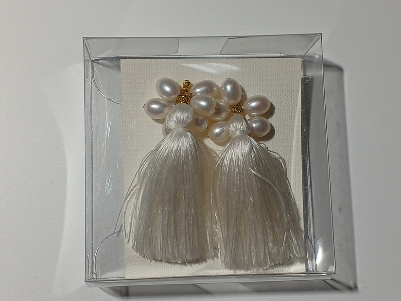 淡水パールと白大島紬糸のウエディングピアス