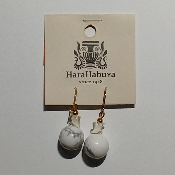 原ハブ屋　ハブ骨ピアス（ハウライト）